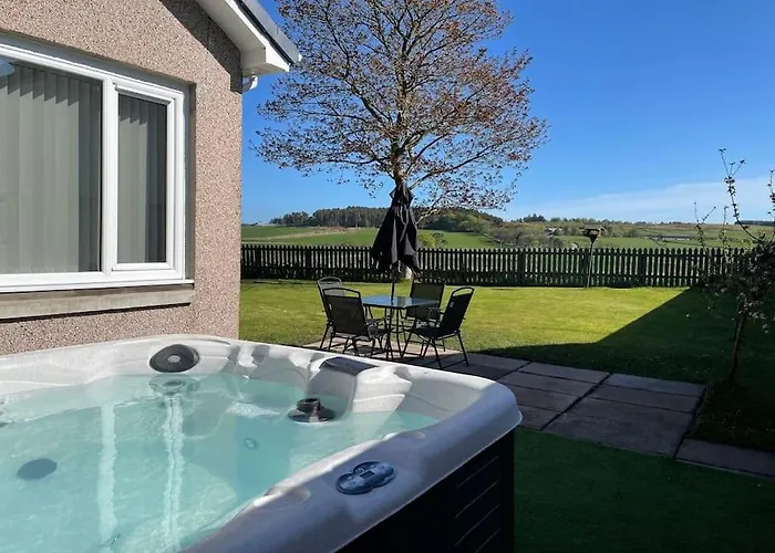 Hot Tub, Holiday Home In Rural Aberdeen, Near To Stonehaven & Aberdeen City, Superhost.