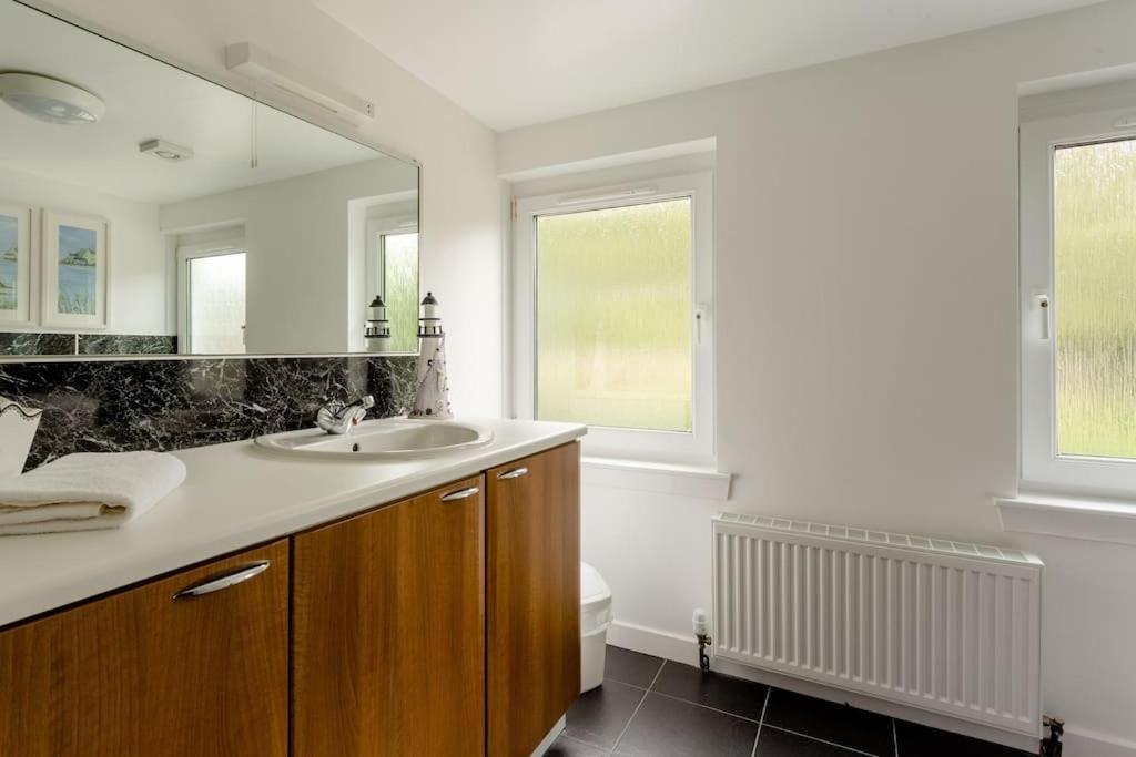 Hot Tub, In Rural Aberdeen, Near To Stonehaven & Aberdeen City, Superhost. Casa de Férias Maryculter
