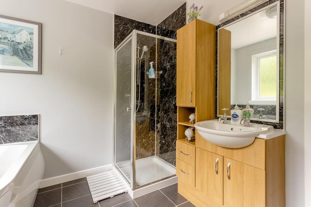 Hot Tub, In Rural Aberdeen, Near To Stonehaven & Aberdeen City, Superhost. Maryculter