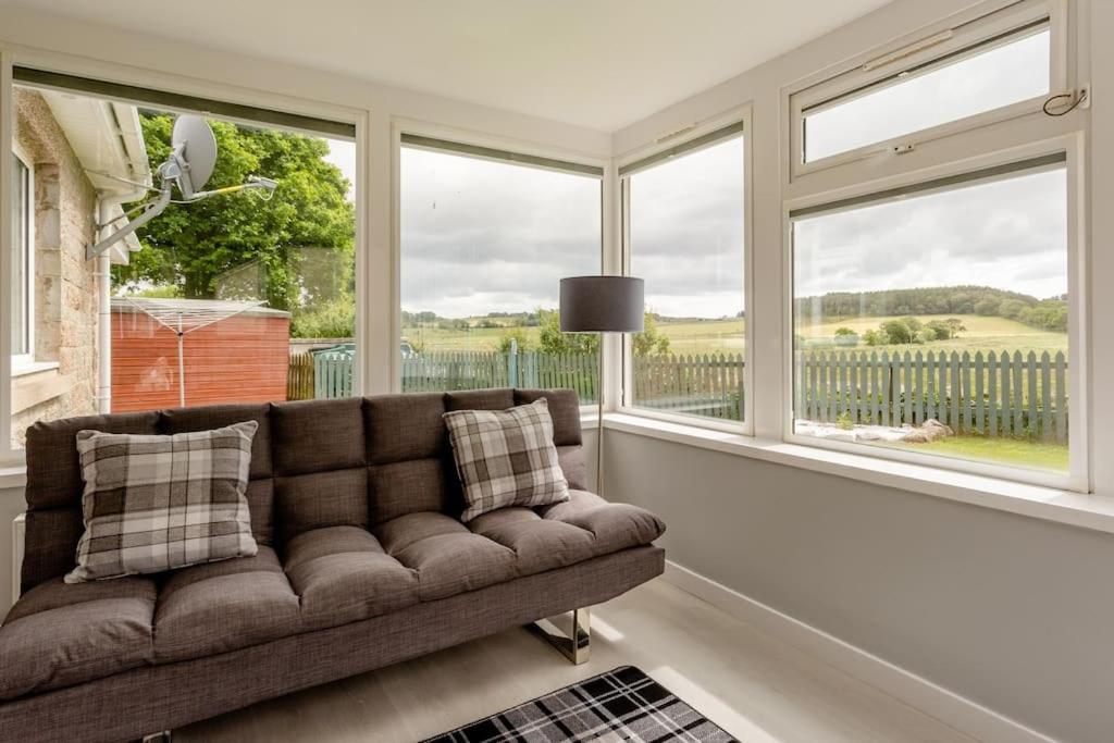 Casa de Férias Hot Tub, In Rural Aberdeen, Near To Stonehaven & Aberdeen City, Superhost.