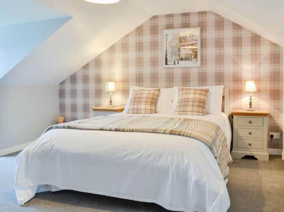Hot Tub, In Rural Aberdeen, Near To Stonehaven & Aberdeen City, Superhost. Casa de Férias